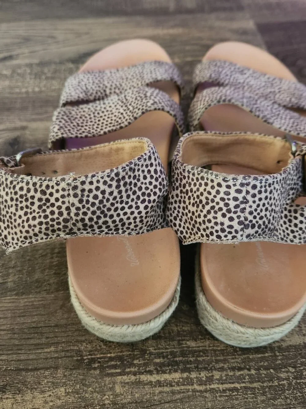 Universal Thread Annie platform sandals: leopard print - size 9 womens